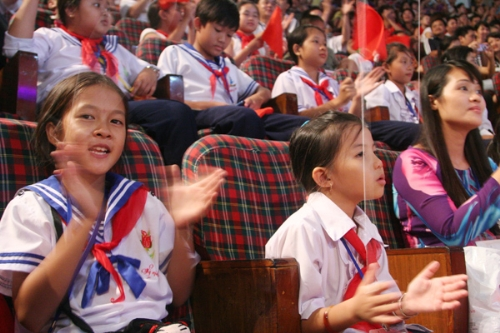 Spratly Islands children join Mid-Autumn festival in Hanoi